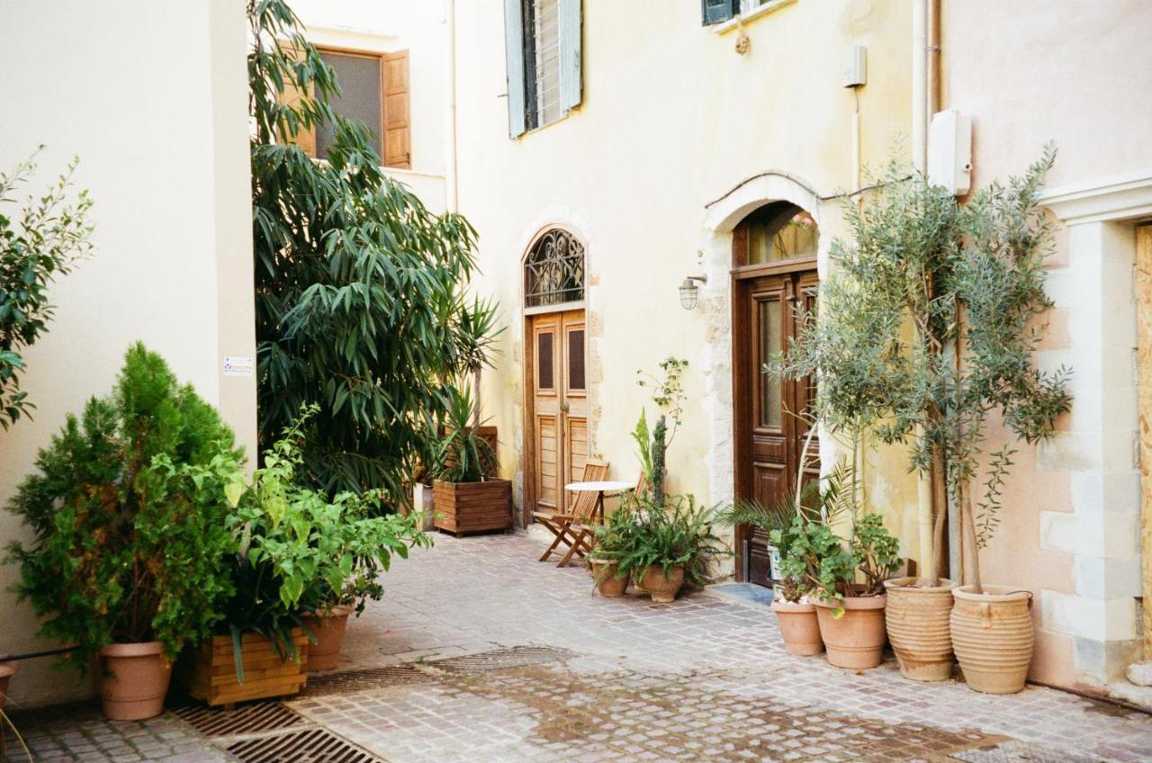 White Houses In The Heart Of Chania Ханья Экстерьер фото